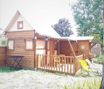 Cabane avec sanitaire